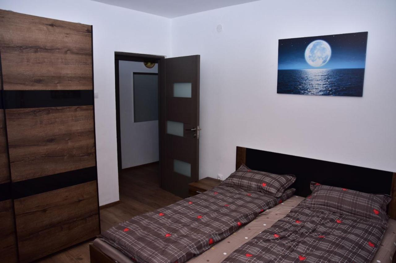 Apartament Dabe Hd Хунедоара Екстер'єр фото