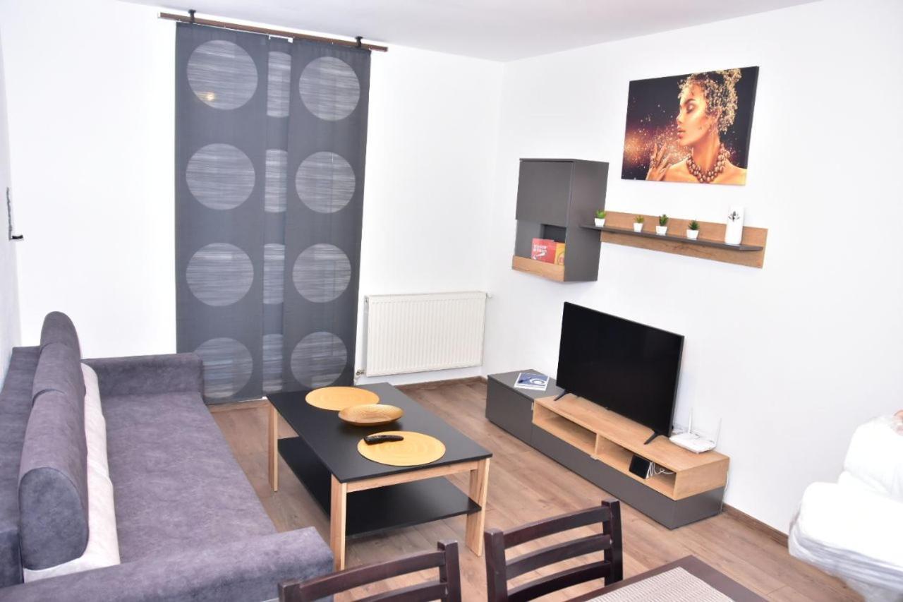 Apartament Dabe Hd Хунедоара Екстер'єр фото