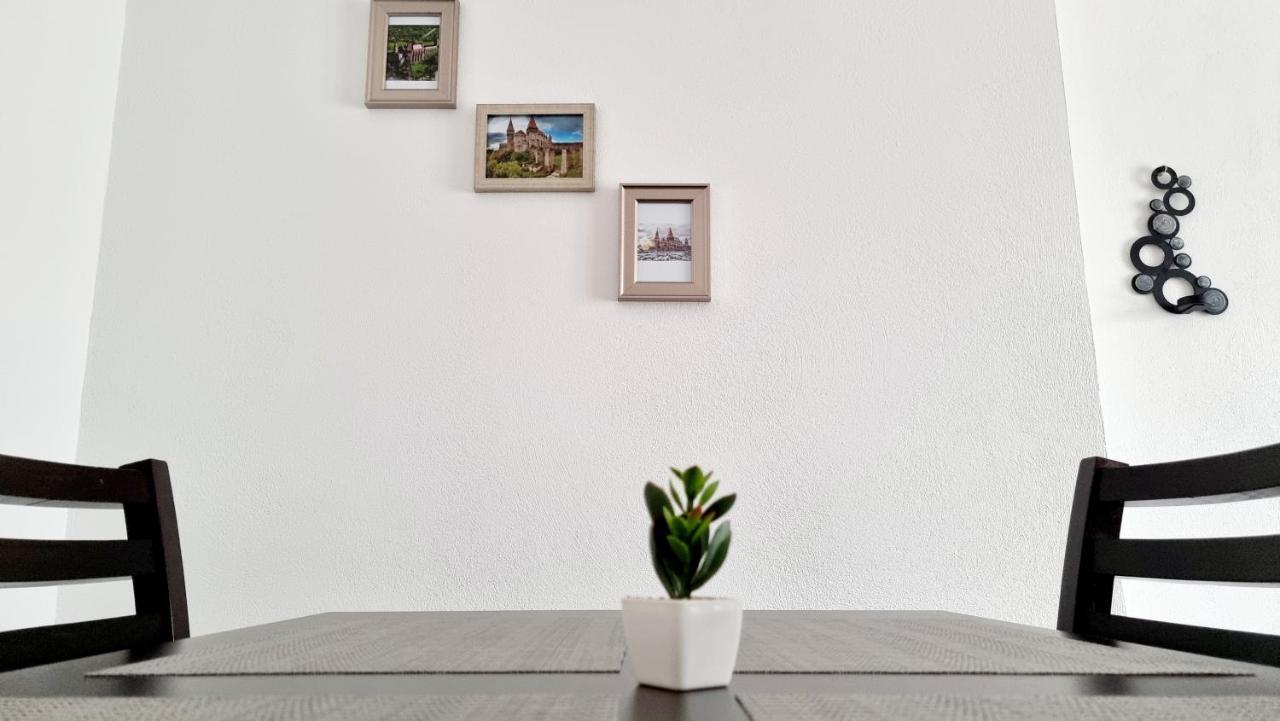 Apartament Dabe Hd Хунедоара Екстер'єр фото
