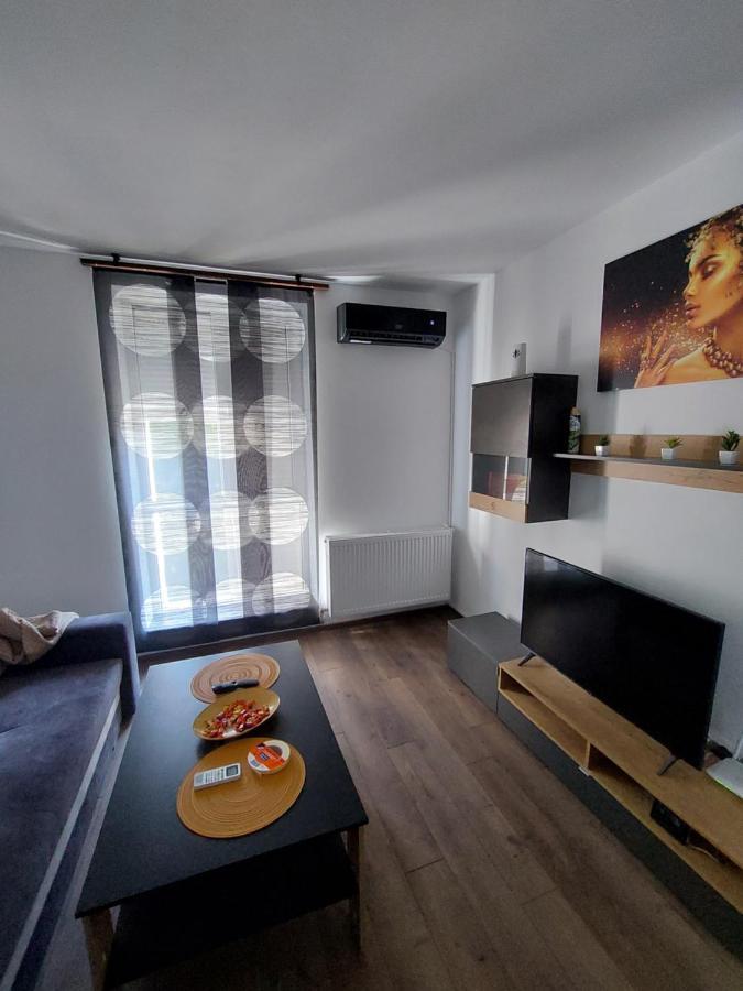 Apartament Dabe Hd Хунедоара Екстер'єр фото